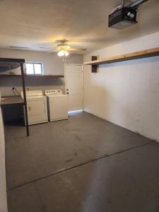 3 bedroom townhouse w garage blocks from the beach