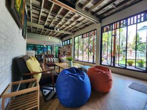 baan mai kradan hostel chiang rai