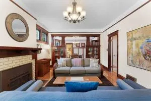 3BR Home Large Kitchen Mins To DwnTwn - Cheney