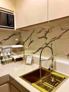 One Seven Suite at Trees Residences