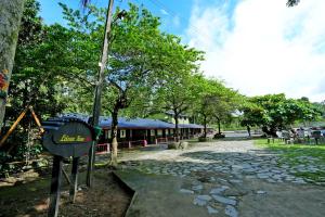 Leisure Homestay - Pool, Boating, Zipline, Home Food, Estate