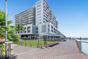 Belle Escapes Harbour Lights Waterfront Apartment 501-502