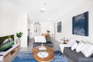 Belle Escapes Harbour Lights Waterfront Apartment 501-502