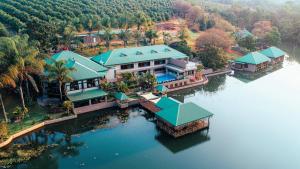 Bambuu Lakeside Lodge