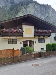 Ferienwohnung Rohrmoser mit 1 Schlafzimmer - Seebauer