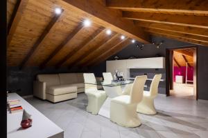 Leonardo Academy in 5 - Parcheggio Gratis - laghi & Wi-FI