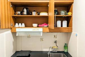 Cottonwood Midcentury Apartment at Majesty 811