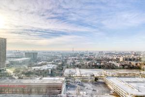 W Loop 1BR w Pool Coworking Gym 1 block to L CHI-523