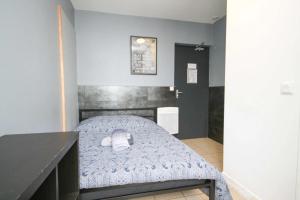 Appartements Chambre avec lit double et sdb prive + Wifi : Chambre Double