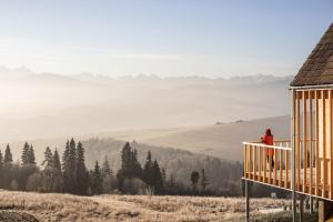 HONAY HOUSE with a stunning view of MOUNTAINS