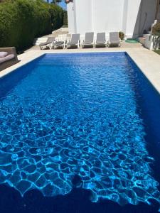 Villa Zen - beautiful private pool-heating option, hot tub, beautiful garden
