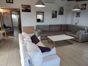 Sunset and oceanview 1 bedroom apartment with shared pool