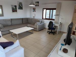 Sunset and oceanview 1 bedroom apartment with shared pool