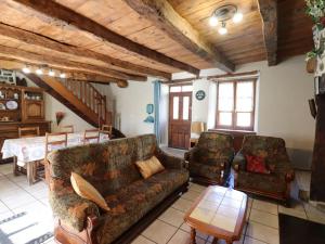 Maisons de vacances Gite Anglards-de-Salers, 3 pieces, 4 personnes - FR-1-742-4 : photos des chambres