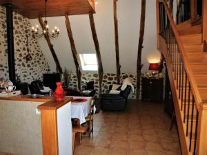 Maisons de vacances Gite Anglards-de-Salers, 3 pieces, 4 personnes - FR-1-742-41 : photos des chambres
