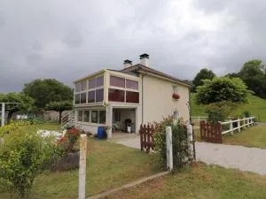 Gîte Authentique avec Jardin, Terrasse et WiFi près de Salers et Puy Mary - FR-1-742-153 - Drugeac