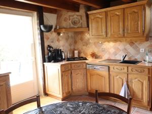 Maisons de vacances Gite Le Rouget-Pers, 2 pieces, 2 personnes - FR-1-742-161 : photos des chambres