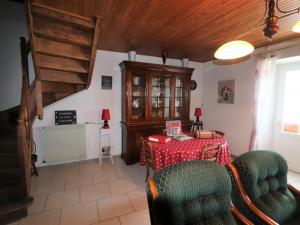 Appartements Appartement Saint-Cernin, 3 pieces, 4 personnes - FR-1-742-271 : photos des chambres