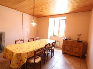 Maisons de vacances Gite Val-d'Arcomie-Saint-Just, 5 pieces, 10 personnes - FR-1-742-226 : photos des chambres