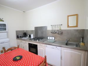 Maisons de vacances Gite Ayrens, 4 pieces, 8 personnes - FR-1-742-277 : photos des chambres