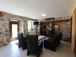 Maisons de vacances Gite Val-d'Arcomie-Saint-Just, 5 pieces, 9 personnes - FR-1-742-363 : photos des chambres