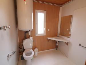 Maisons de vacances Gite Salers, 3 pieces, 4 personnes - FR-1-742-434 : photos des chambres