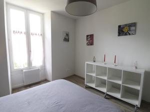 Maisons de vacances Gite Thiezac, 3 pieces, 4 personnes - FR-1-742-423 : photos des chambres