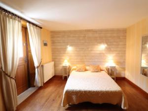 Maisons de vacances Gite Thiezac, 3 pieces, 6 personnes - FR-1-742-467 : photos des chambres