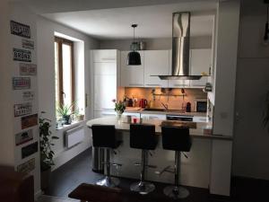 Appartements Elegant F2 de 70m2 a 1km du centre ville. : photos des chambres