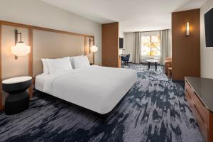 King Suite with Sofa Bed room in Fairfield by Marriott Inn & Suites Yankton