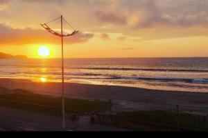 AMAR O MAR Ap frente mar. Prox Parque Beto Carrero