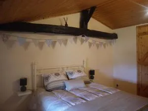 Honeysuckle Cottage at Gites de la Vienne - Blanzay