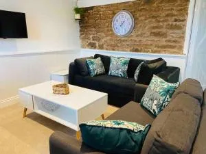 The Mill Stylish Rural Apartment with Beautiful Views - Skenfrith