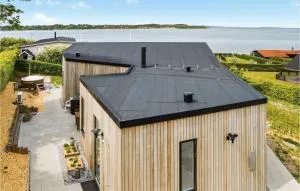 Three-Bedroom Holiday Home In Farso - Sundsøre