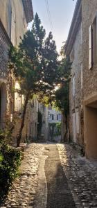 Maisons de vacances Maison ancienne romantique avec terrasse panoramique : photos des chambres