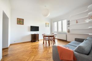 Plac Wilsona 2-Bedroom Apartment