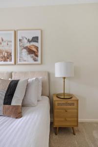 Modern Homely 3 bed in Central Plymouth w parking