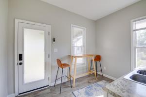 Indianapolis Home with Porch - Close to Mile Square!