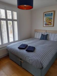 Impeccable 3 bed 2 bath Central Cowes Cottage