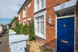 Impeccable 3 bed 2 bath Central Cowes Cottage