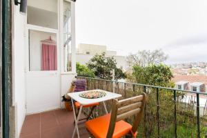 Principe Real cool and artistic 3 bedrooms flat!