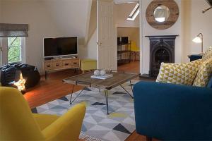 Unique 3 broom house + free parking city centre