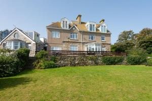 Shearwater View, 7 Rosemorran, St Ives