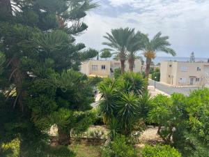 Modern Seaview Townhouse in Coral Bay