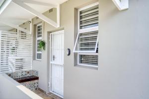 Hampton Collection - 2 Sleeper Studio Apartment with Pool