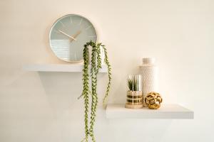 Hampton Collection - Contemporary 3 Sleeper Apartment with Pool