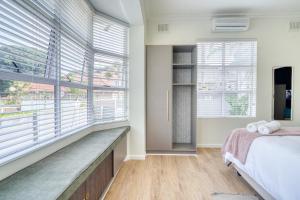 Hampton Collection Modern 1 or 2 Bedroom Apartment with Pool