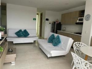 Apartamentos San Jose vistal al lago, cerca del parque. Guatape.