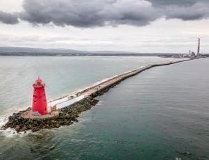 Fashionable Chic Townhouse in D4