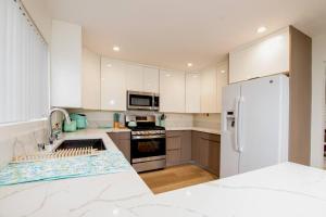 Brand New Remodeled 3 Bedroom Home in Reseda